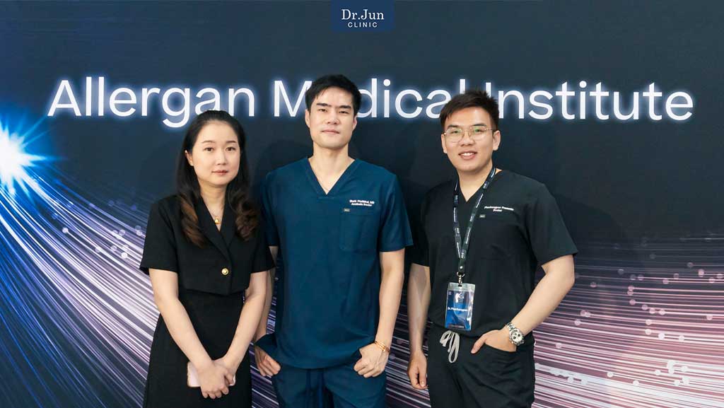 ทีมแพทย์ประจำ Dr. Jun Clinic อัปเดตเทคนิคการฉีดและแนวทางการใช้ผลิตภัณฑ์ใหม่ ๆ อย่าง HArmonyCa และ Juvederm